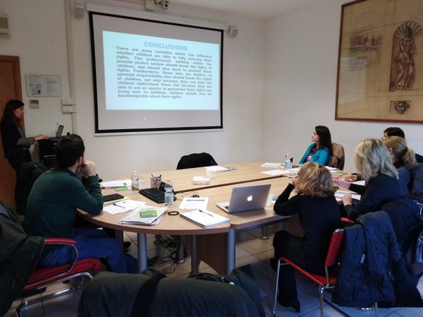 Se presenta el informe comparativo europeo del proyecto ‘Child-friendly JT’ durante la segunda reunión de socios en Verona